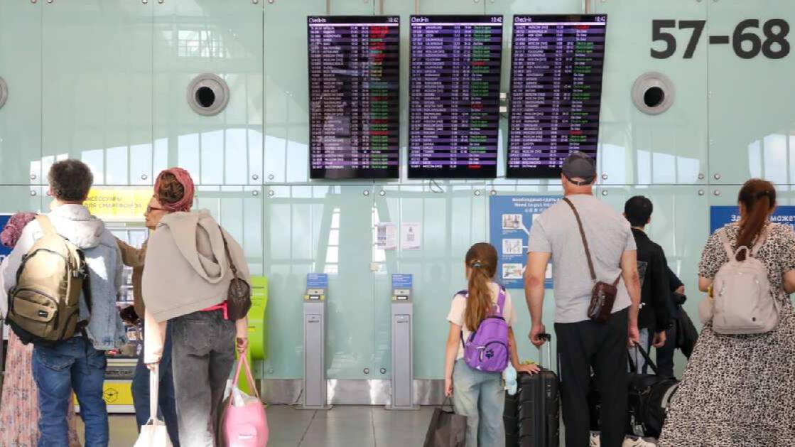 Прием и отправка воздушных судов временно прекращены в Пулкове