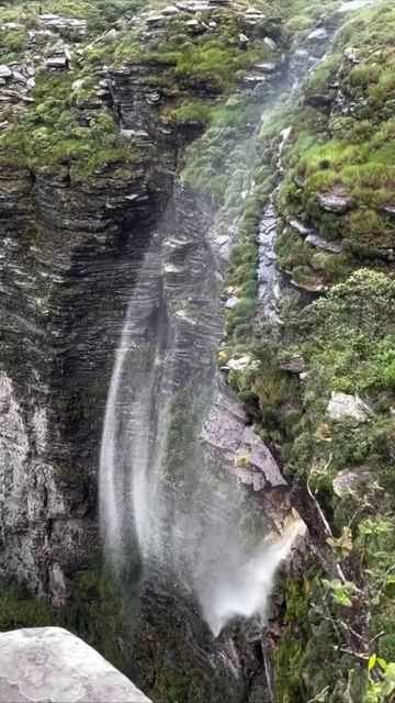 Сбой в матрице: в Бразилии засняли обратный водопад