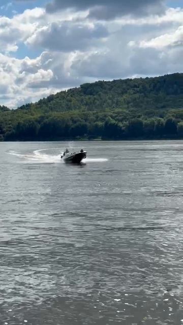 Моторная лодка Барракуда 470 под мотором Hidea 40 EFI