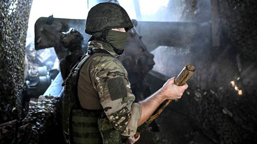 Расчеты артиллерии уничтожили миномет и пункты размещения дронов ВСУ в ДНР