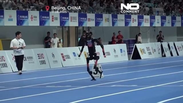 Первые Всемирные Игры роботов-гуманоидов прошли в Пекине.