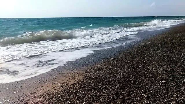 Дикий пляж Николаевки. Солнечная дорожка на море