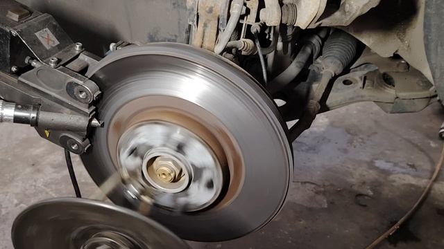 Проточка тормозных дисков.