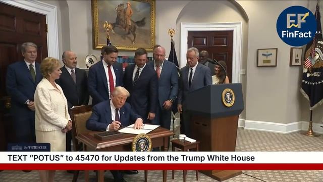 Трамп в панике: надвигается обесценивание доллара, США требуют масштабных сокращений