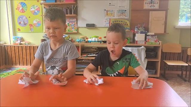 Консультация ля родителей и педагогов "Двуручная деятельность. Что это такое?"