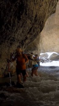 В каньоне реки Аликчай, Кубинский район Азербайджана. Август 2025.
#əlikçay #quba #azerbaijan #azər