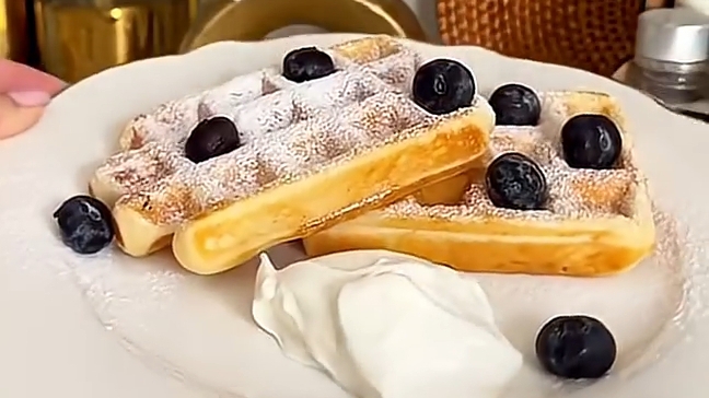 Те самые ВАФЛИ...🧇🍒😋 Рецепт в описании ✍️