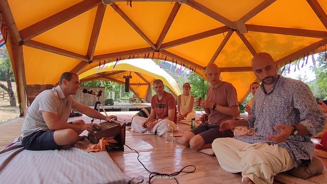 Махимарнава дас, Узунджа, киртан 2 часть.mp4