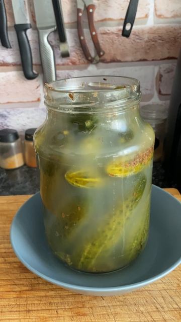 Научилась делать квашеные огурцы 🥒💪🏻