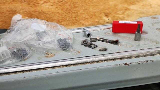 Замена ножей на рейсмусе Белмаш P2200MH S215A с валом helical