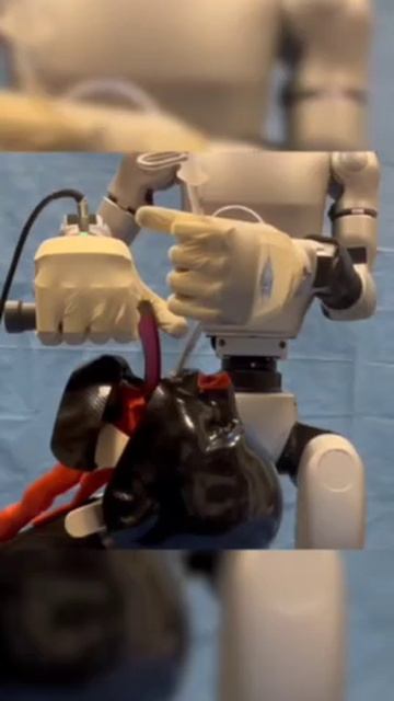 В Китае гуманоидные роботы обучаются оказывать первую помощь человеку !!!