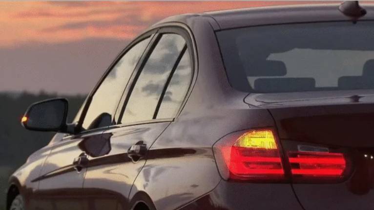 Опасный левый поворот. Стихи Юлия Бессонова, идея и монтаж Татьяны Пантелеевой.