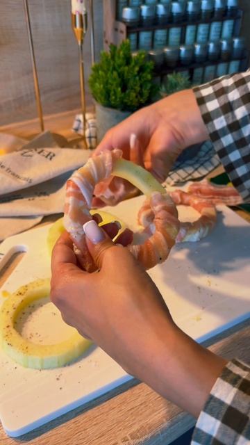 Кабачок в беконе