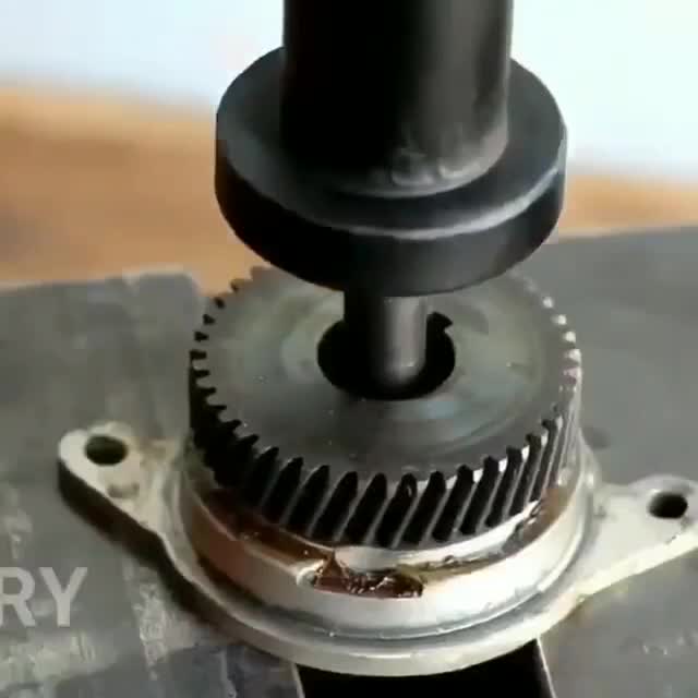 Пресс из старого домкрата.