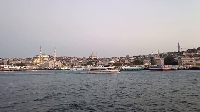Пролив Золотой рог, Тур по Босфору, Стамбул, Турция (Golden Horn, Bosphorus Tour, Istanbul, Turkey)