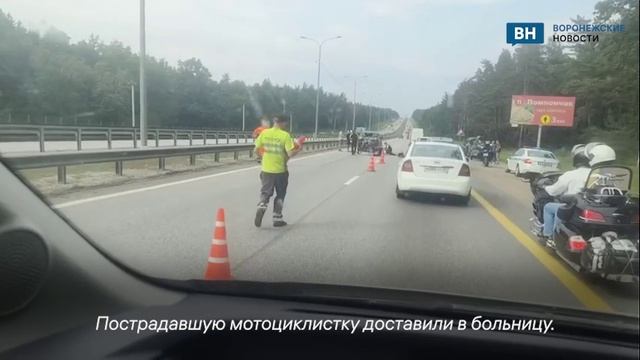 В Воронежской области байкерша врезалась во внедорожник