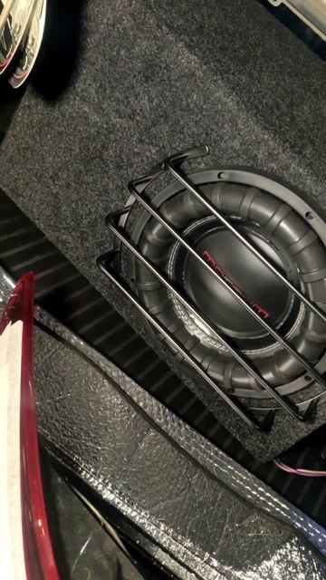 ДРЕБЕЗГ В БАГАЖНИКЕ MAZDA 6GJ