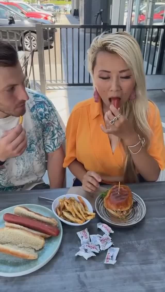 Туда много еще влезет😂