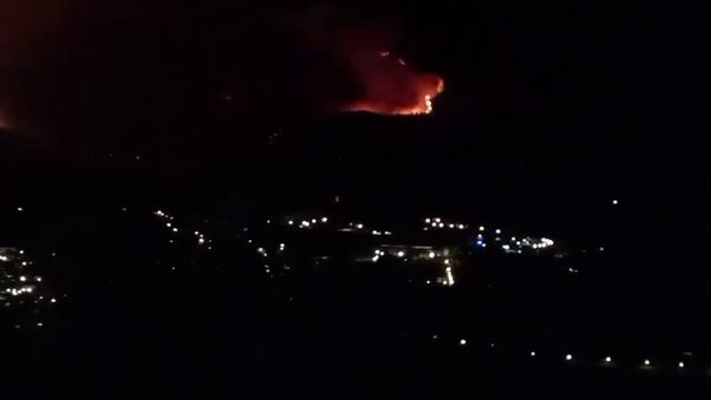 Лесной пожар близ Куэвас-дель-Валье (Авила, Испания)