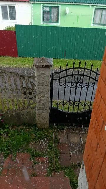 А у нас сегодня град