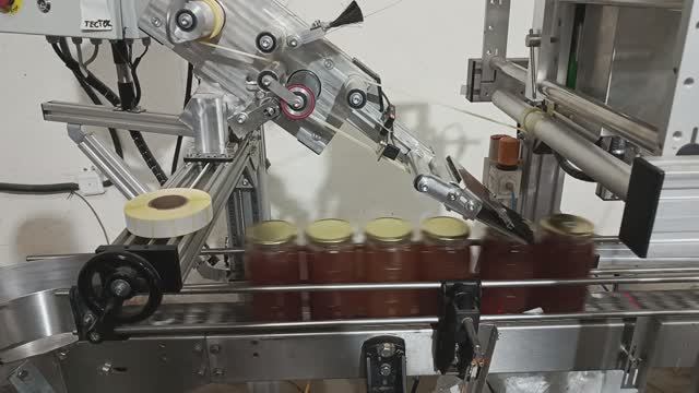 Серийное нанесение кодов маркировки «Честный знак» на высокой скорости