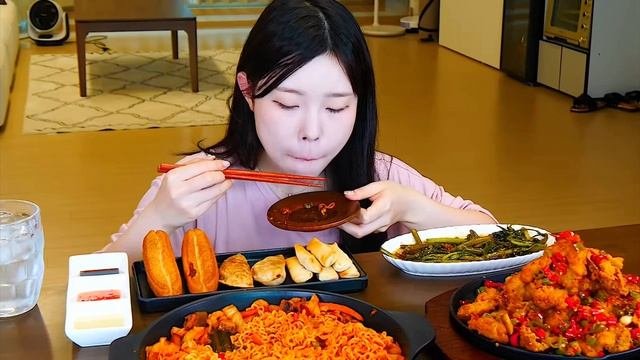 ASMR Мукбанг