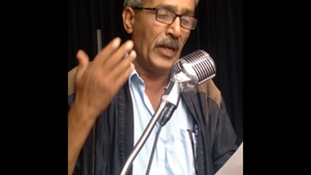 الشاعر المختار المختاري في تلاوة شعرية بإذاعة الشباب
