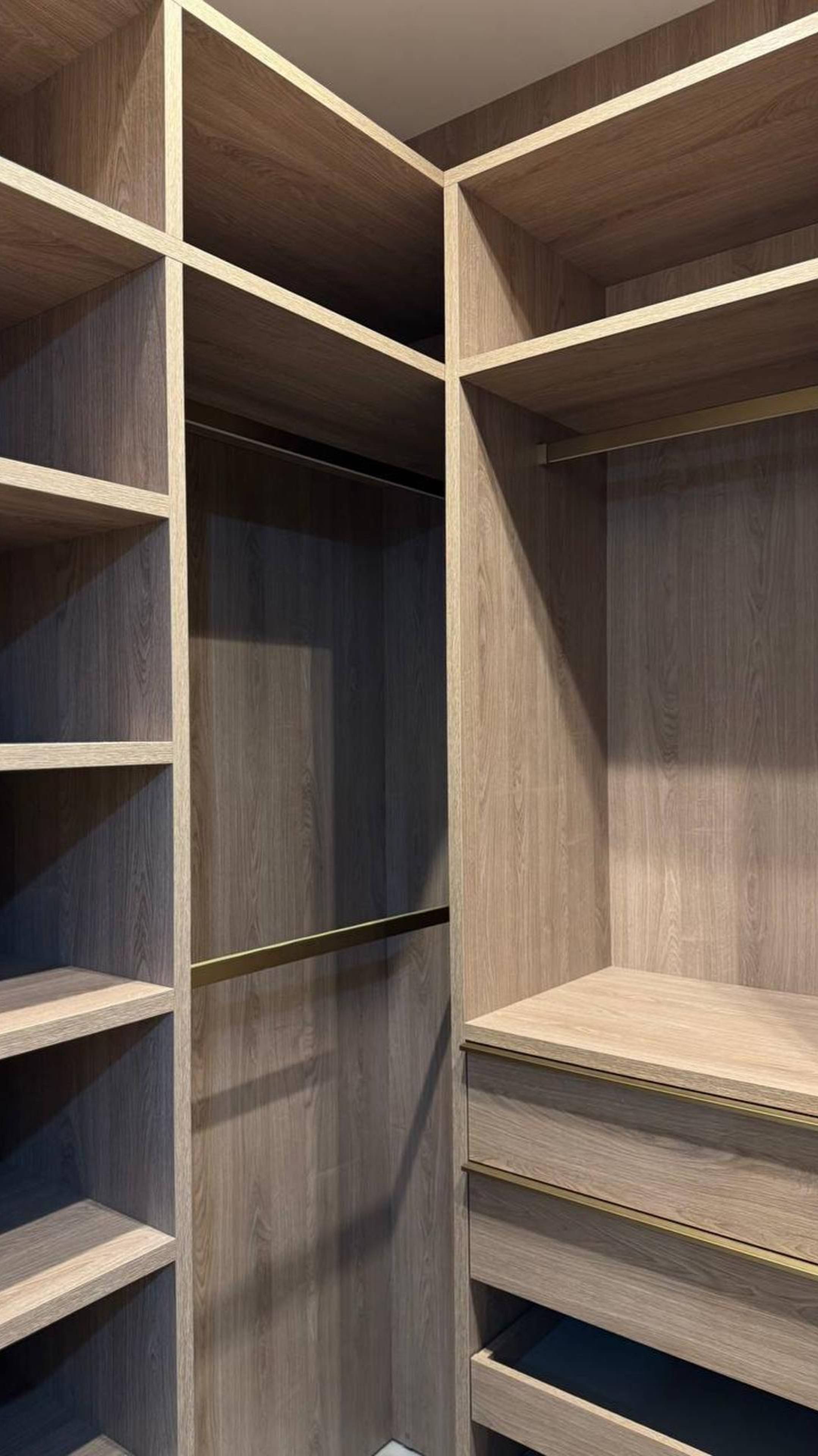 Стильная функциональная гардеробная