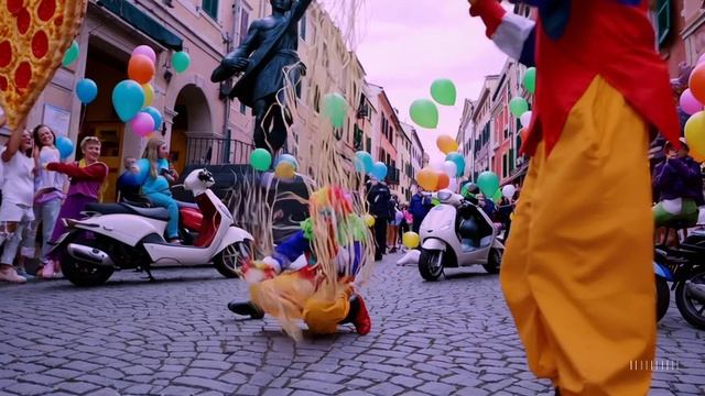 20250828_0925_Cafè Caotico e Clown_simple_compose_01k3qnkesefkzby8vp8m5fss5j