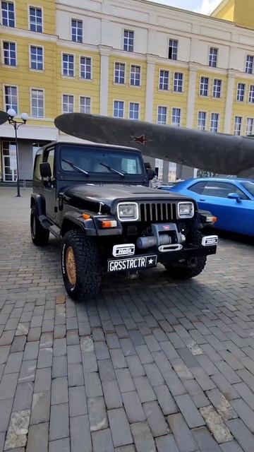 Любителям пристроить рогатку на чужой капот посвящается 👌