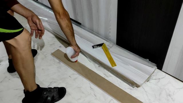 Из чего сделать откос  дверной показываю. Как применитьл панель МДФ на откос