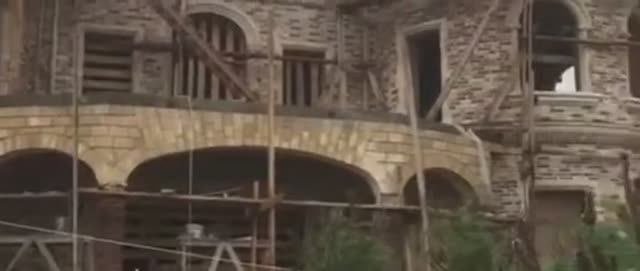 Строительство дома на берегу реки