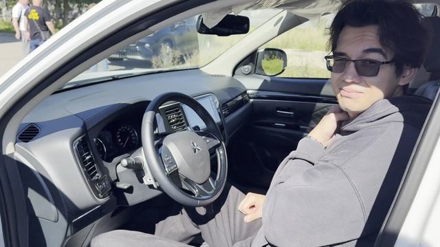 Выдали Mitsubishi Outlander 4WD за 3,05 млн +7 (909) 914-0309