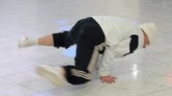 Меня зовут Дмитрий я занимаюсь спортивным видом танца Break Dance выступаю на корпоротивах, свадьбах