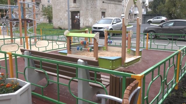Еще один благоустроенный двор появился в Каменске-Уральском. Панорама 29.08.25