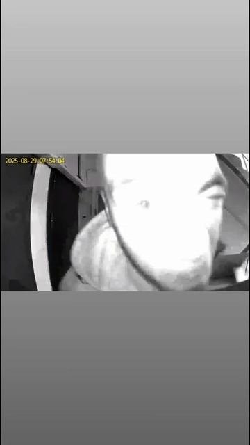 Ало детка ? Тук тук ! Открывай я приехал