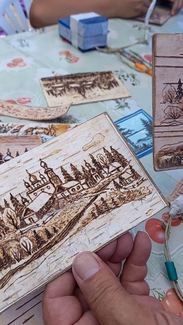 Выжигание рисунка на природных материалах - бересте дереве картоне