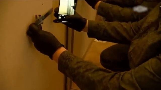 Он говорил всем, что в бочке находятся удобрения...