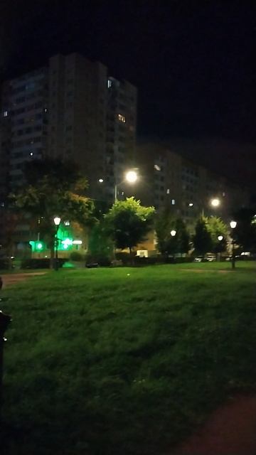 Занимаюсь скандинавской ходьбой, 22 августа 2025.