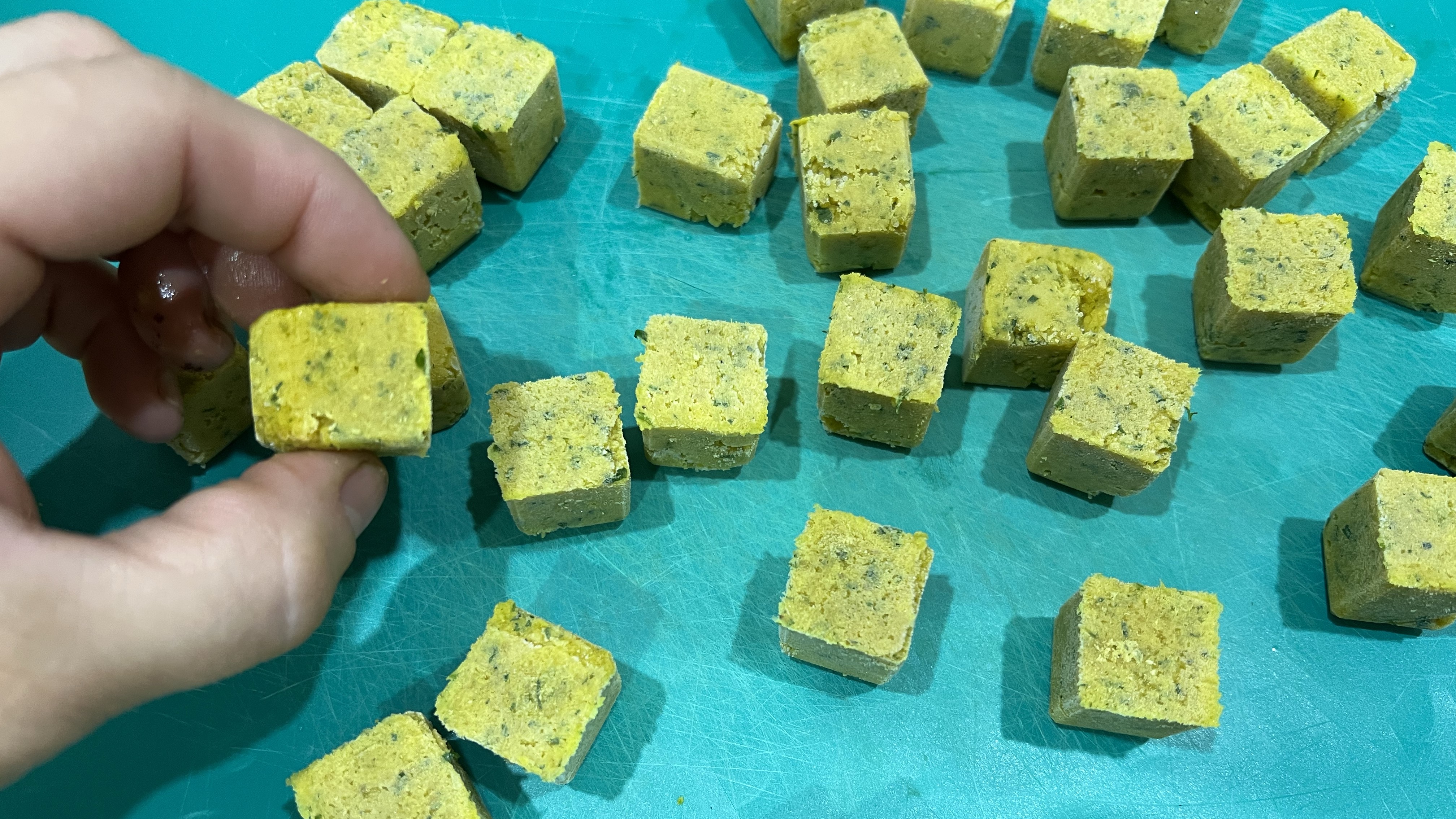 КОНСЕРВАЦИЯ. КУРИНЫЕ КУБИКИ «МАГГИ» собственного производства