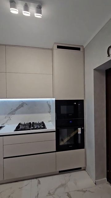 кухня в пастельном оттенке