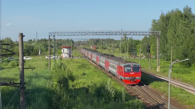 Электропоезд ЭД4М-0255 станция Александровская