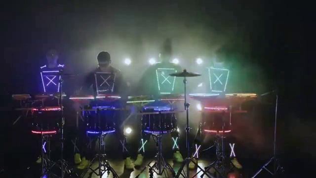 Шоу барабанщиков (Неоновые костюмы)