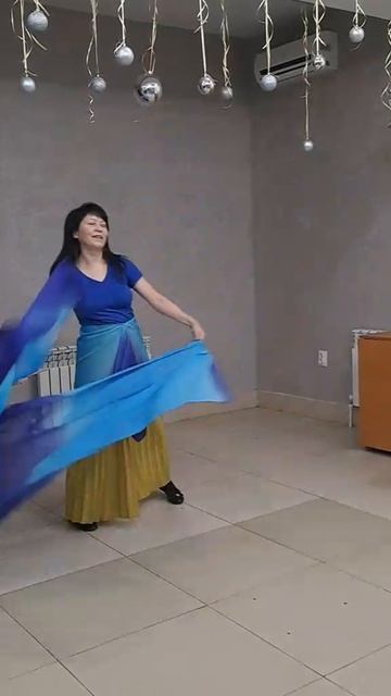 Танец с флагами.