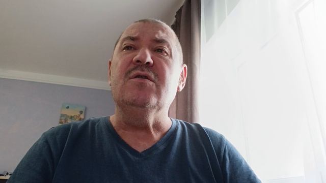 Из белой далёкой пустыни