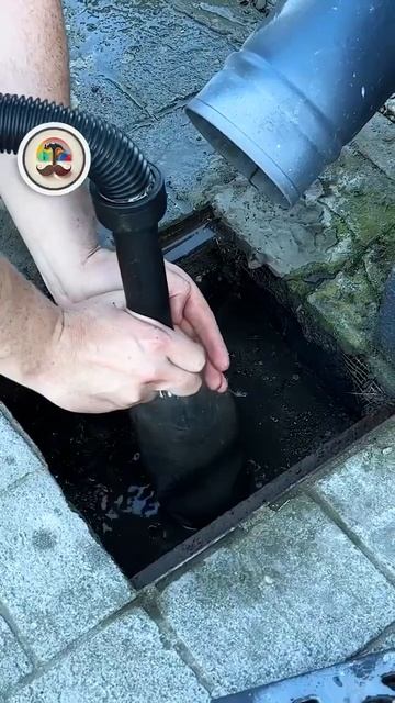 Как выкачать воду с помощью обычного пылесоса