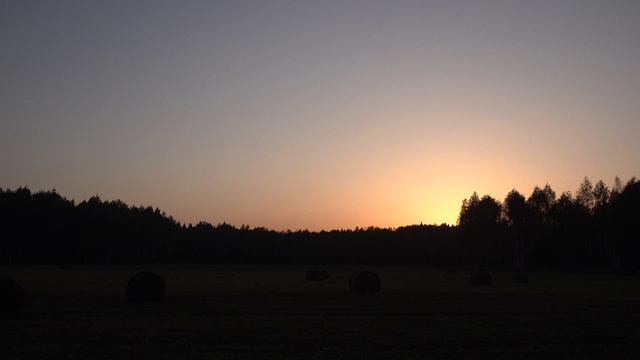 Закат на поле и Sweet Lullaby