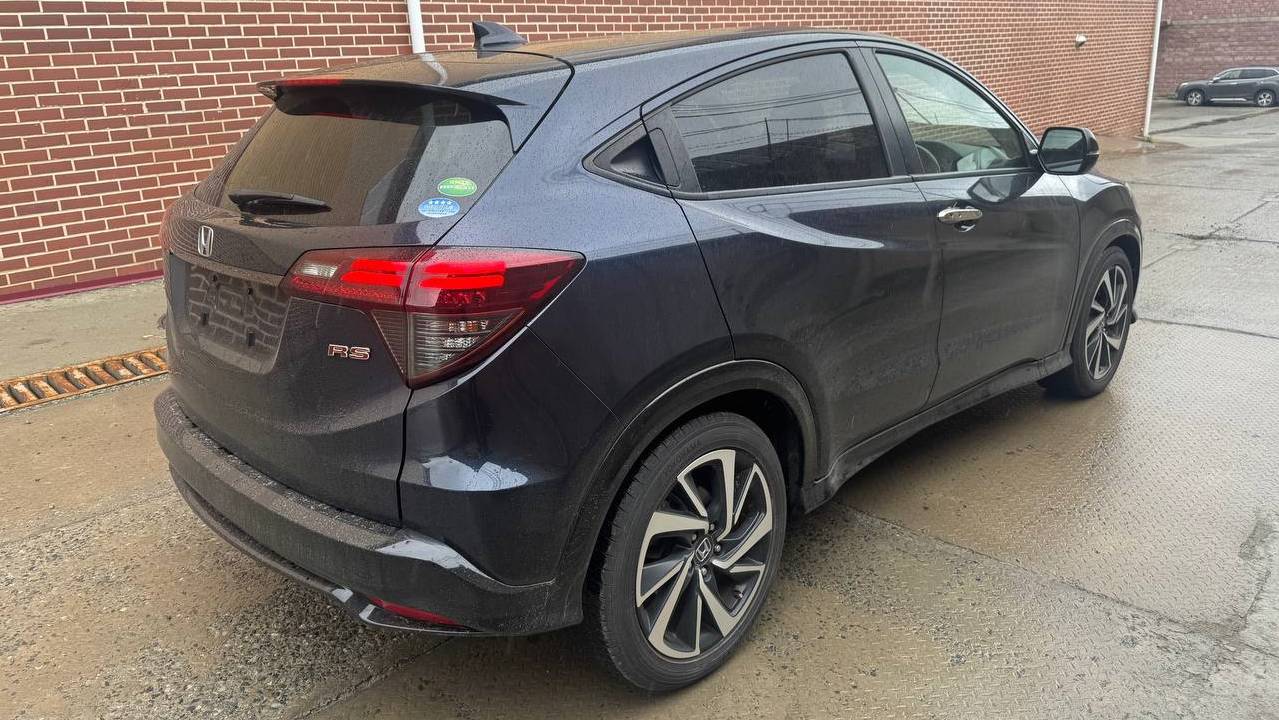 Honda Vezel 2018 год комплектация 1.5 RS Honda Sensing.