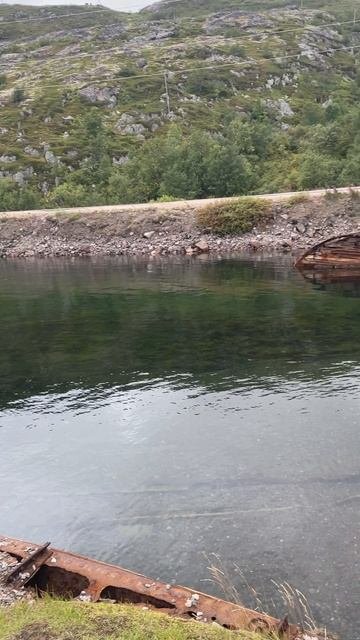 «Кладбище» морских кораблей в Териберке .