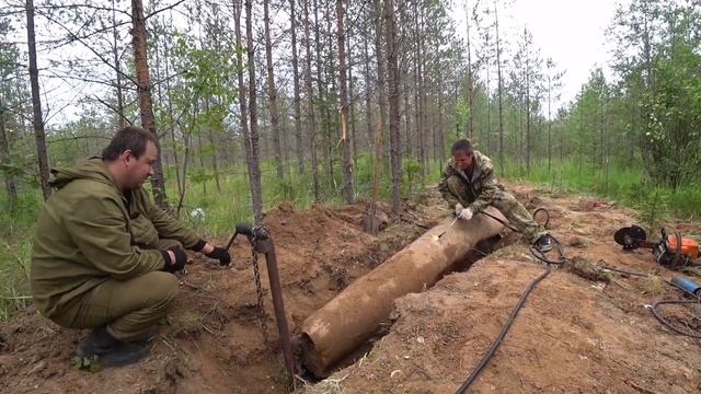 Как два чудика трубу доставали из земли. Металлокоп